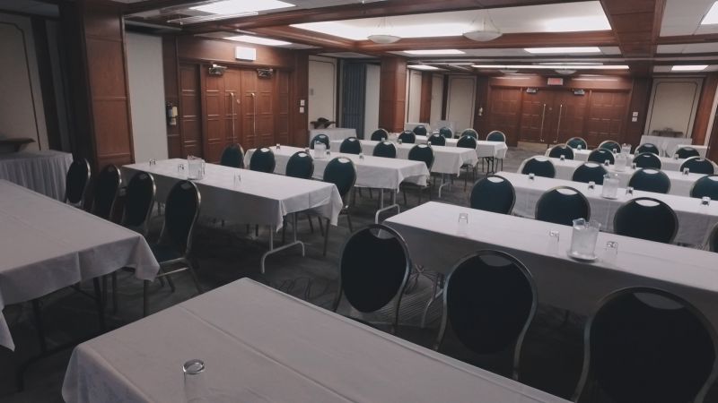 Salle Tipi-Tente-Wigwam – Hôtel Le Montagnais, Chicoutimi
