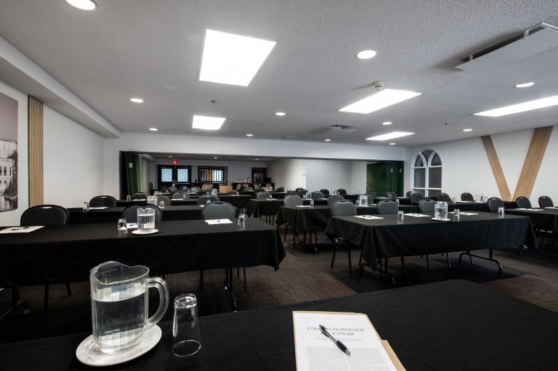 Salle RIVIÈRE SHIPSHAW – Hôtel La Saguenéenne, Chicoutimi