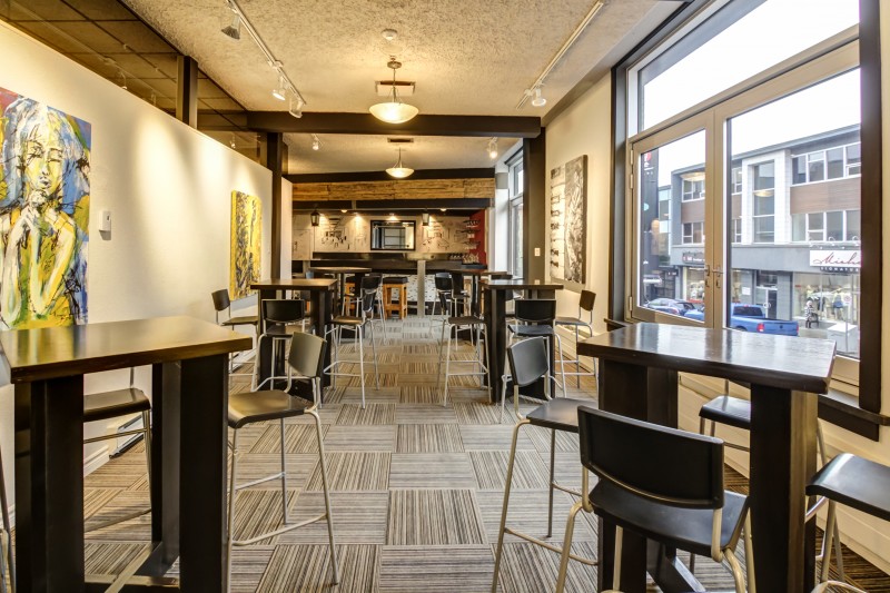Salle Lounge + Galerie – Hôtel Chicoutimi, Chicoutimi