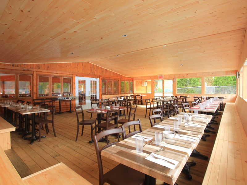 Salle Terrasse – Village-Vacances Petit-Saguenay, Petit-Saguenay