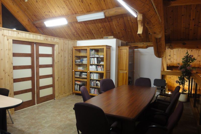 Salle Mezzanine – Cabane-en-bois-rond, Gatineau
