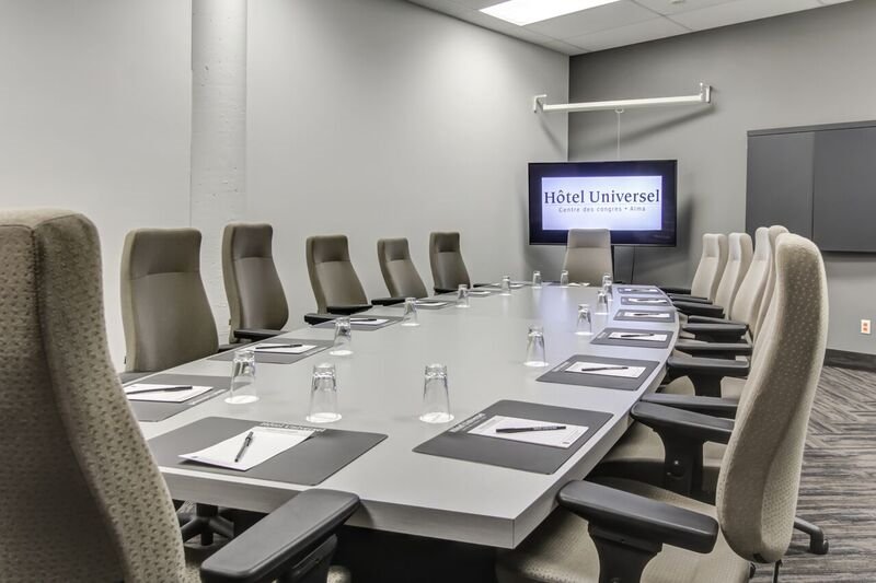 Salle Adrien Boulianne – HÔTEL UNIVERSEL, Alma