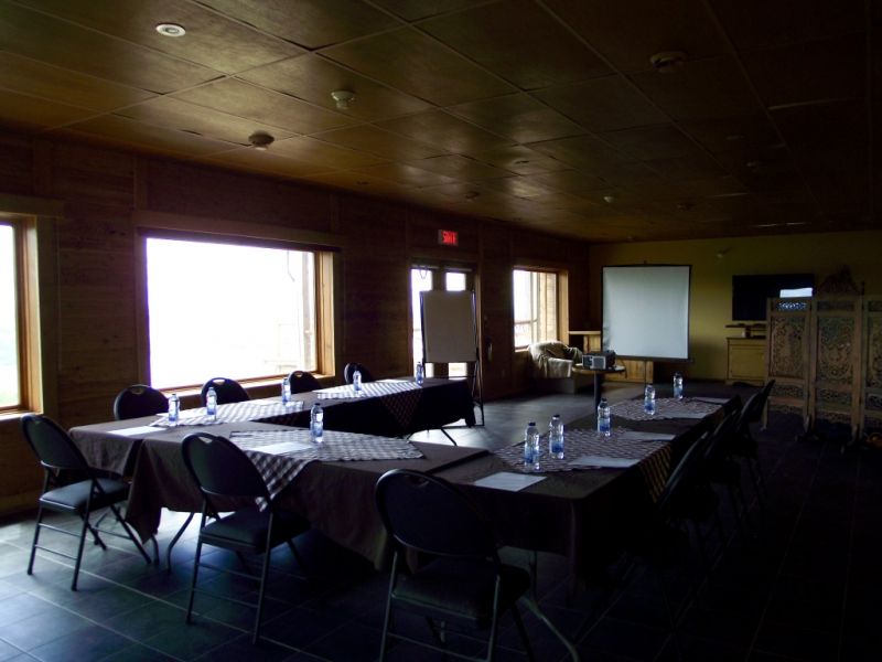 Salle Sainte Rose montée en salle de réunion.