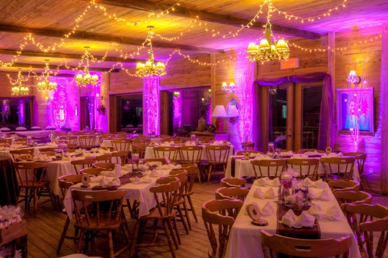 Salle Mukushan décorée pour un mariage.