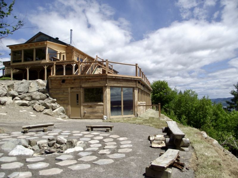 Peut être aménagé afin d'y célébrer une cérémonie.