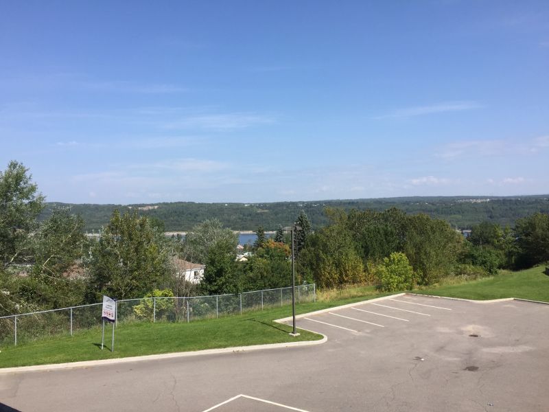 Vue sur les monts Valin à partir du balcon