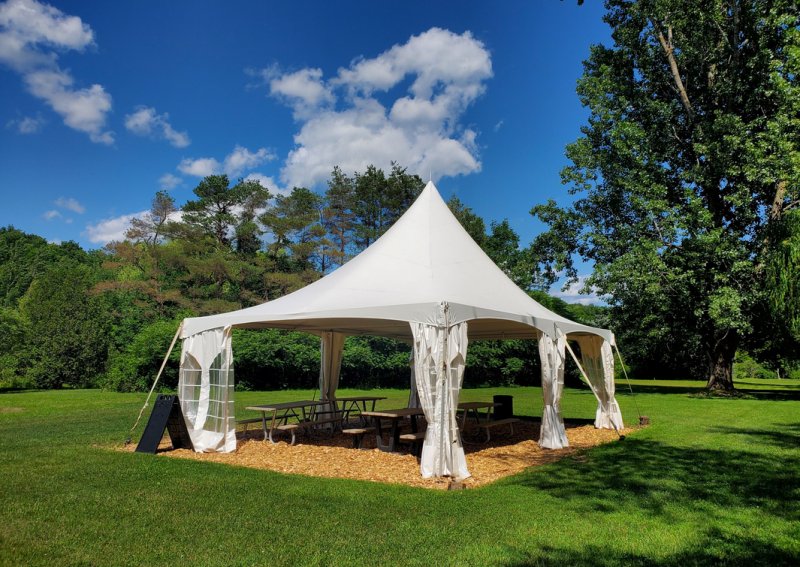 Salle Abri champêtre 20X30 – Parc régional éducatif du Bois de Belle-Rivière, Mirabel
