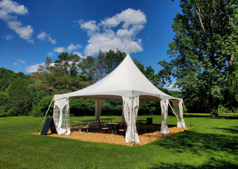 Salle Abri champêtre 20X30 – Parc régional éducatif du Bois de Belle-Rivière, Mirabel