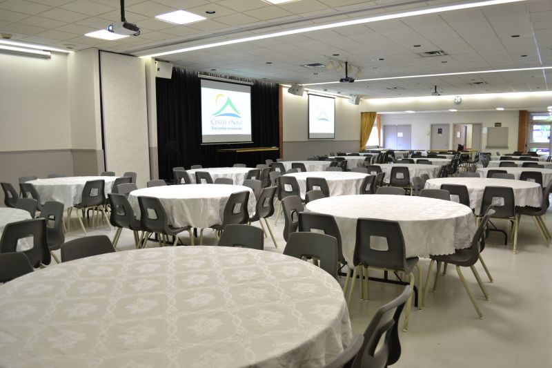 Salle Paul-Lapostolle complète – Centre à Nous, Repentigny