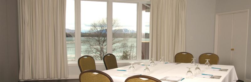 Salle Bondville – Hôtel Lac Brome, Foster