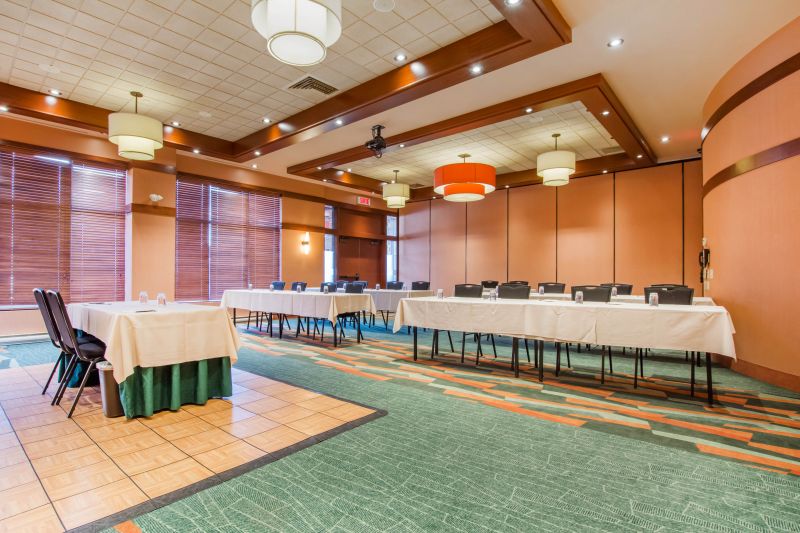Salle J.E. Bernier C – Quality Inn & Suites Lévis, Lévis