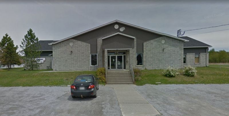 Entrée principale de la Salle Guy-Veilleux