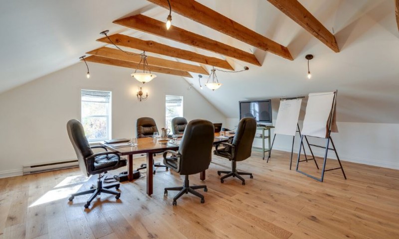Salle Mansarde – Auberge West Brome, Lac-Brome