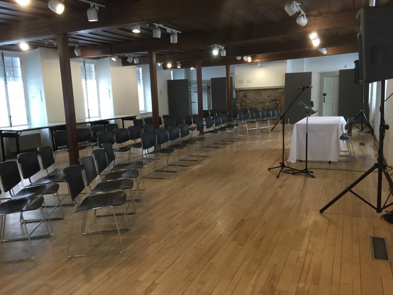 Montage style conférence