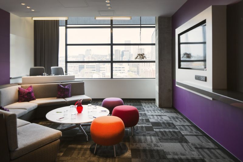 Salle Lounge créatif Violet – HÔTEL ALT MONTRÉAL, Montréal