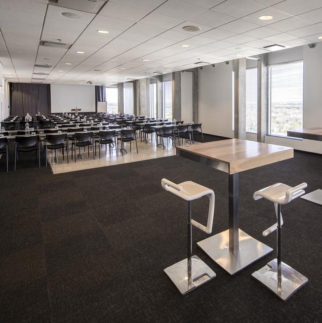 Salle Indigo – HÔTEL Alt QUARTIER DIX30, Brossard