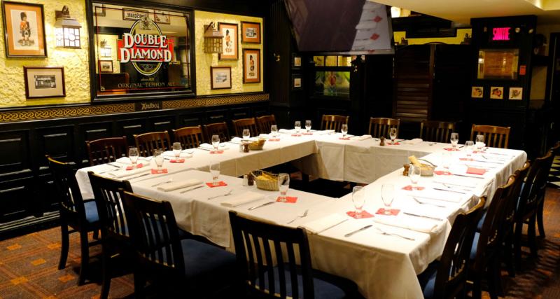 Salle PUB – Restaurant Chez Alexandre, Montréal