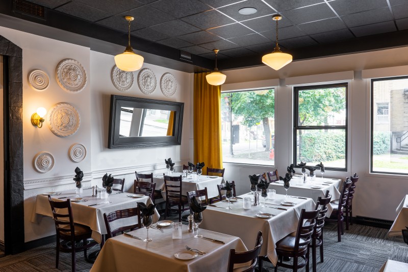 Salle Salle Médaillon – Restaurant l'imprévu, Saint-Jean-sur-Richelieu
