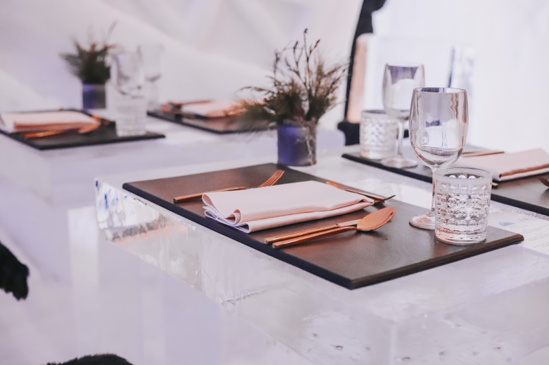 Salle Restaurant de l'Hôtel de Glace – Village Vacances Valcartier, Saint-Gabriel-de-Valcartier