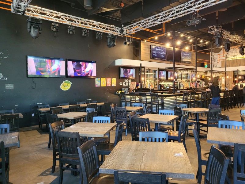 Salle Ariane Lavoie – RESTO-PUB 100 GÉNIES, Montréal