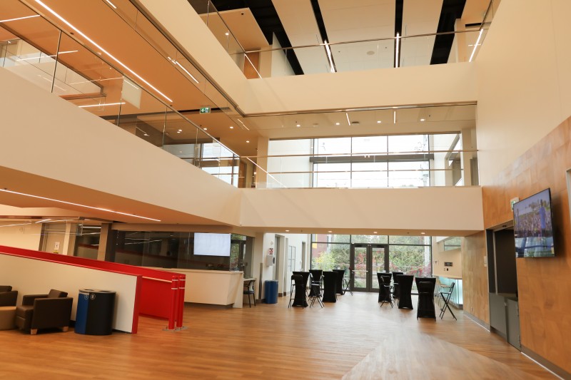 Entrée et Espace bar