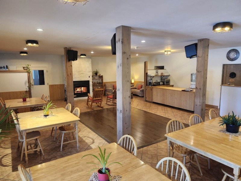 Salle à manger d'allure standard