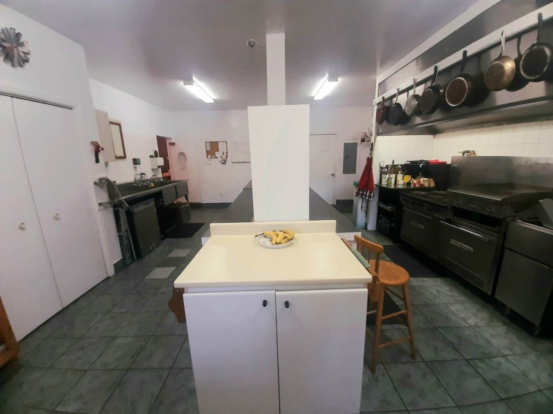 Cuisine commerciale vue de l'extrémité avant