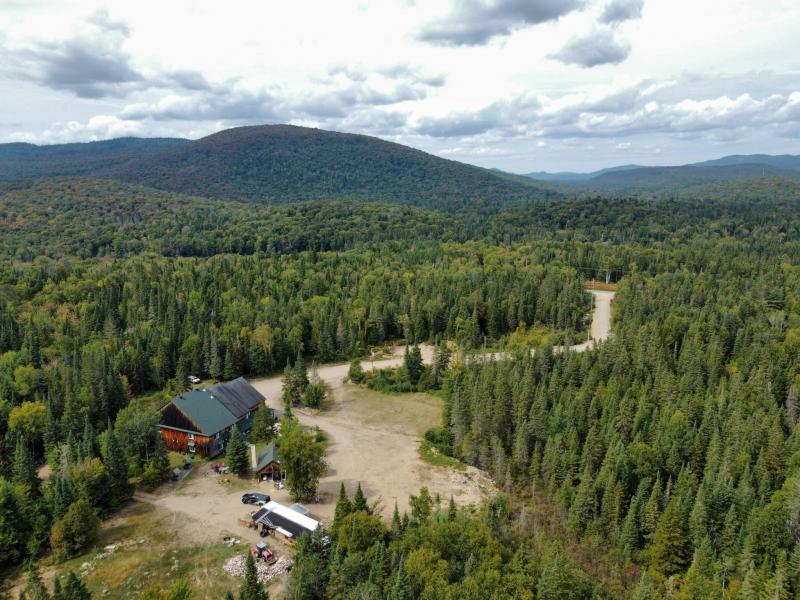 Salle Espace extérieur – Domaine Alpinea, Saint-Donat