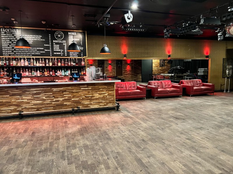 Bar et Sofas
