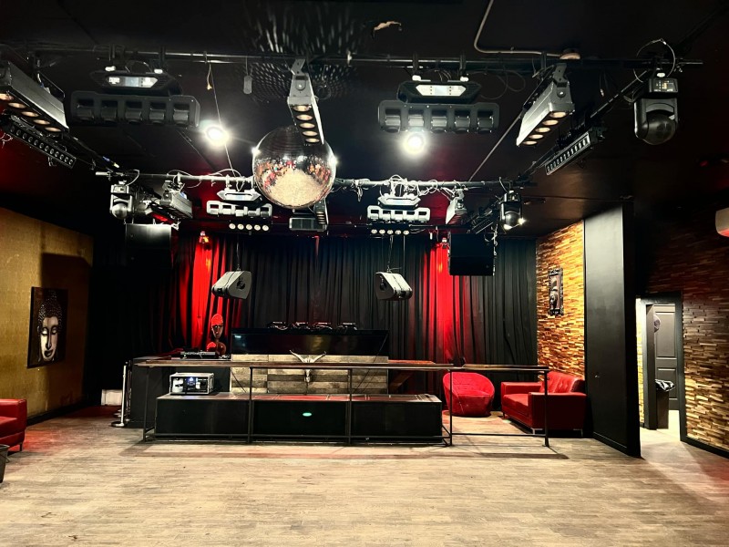 Piste de danse et Dj booth