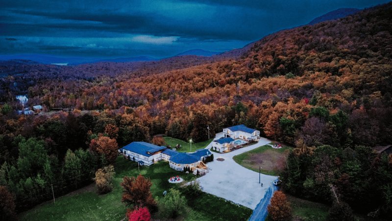 Salle Eastman Club - Foyer rond – Les Chalets Nature, Sherbrooke