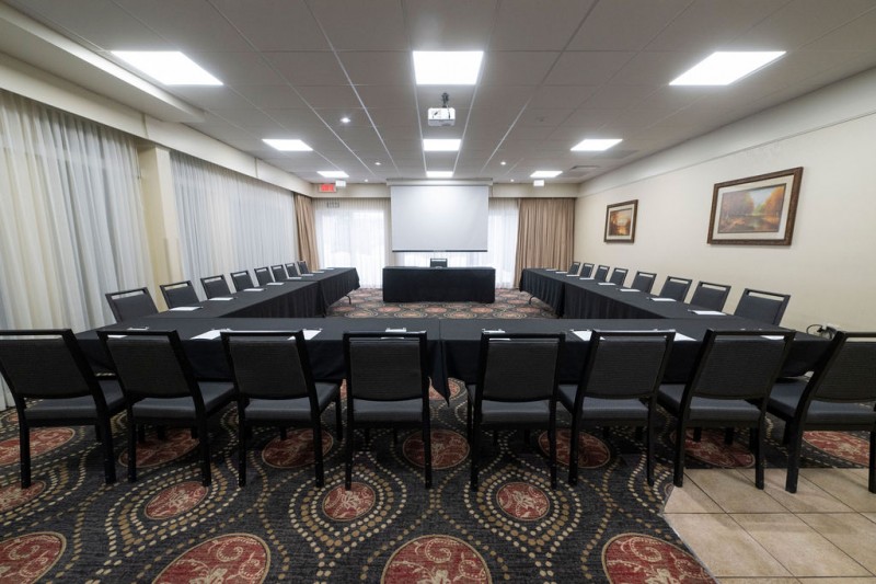 Salle Lions – Hôtel & Suites Le Dauphin Drummondville, Drummondville