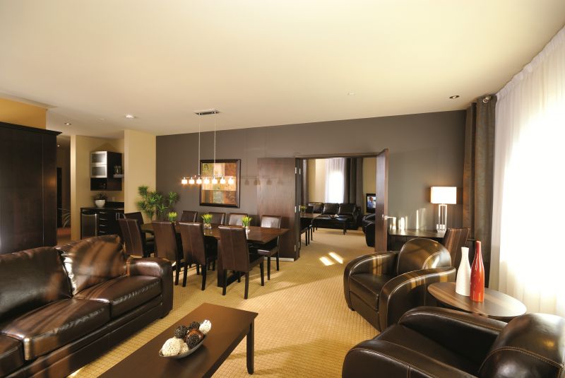 Salle Suite Exécutive – Impéria Hôtel et Suites, Saint-Eustache