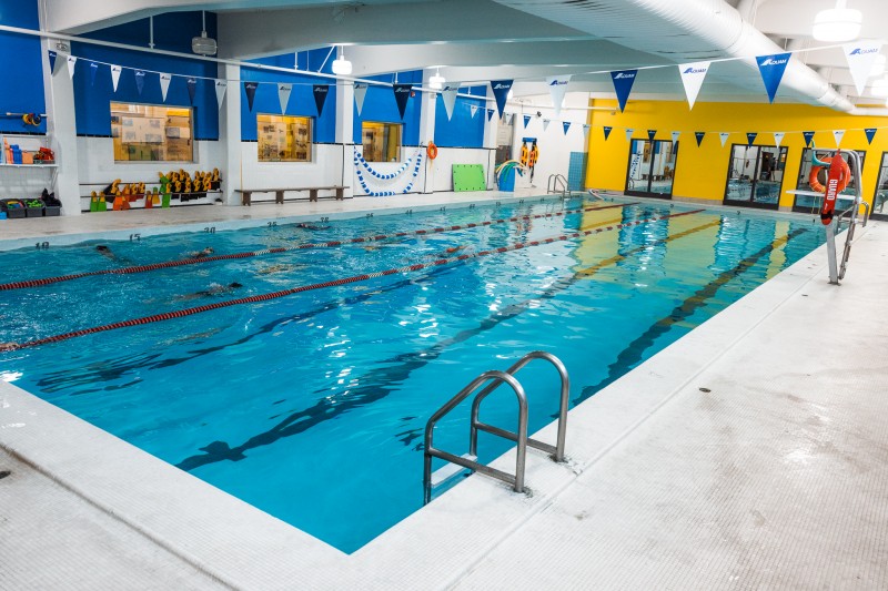 Grande piscine et minipiscine