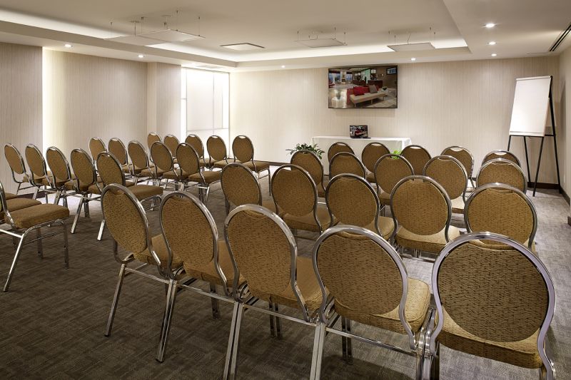 Séville - Style théâtre - Jusqu'à 60 pers.