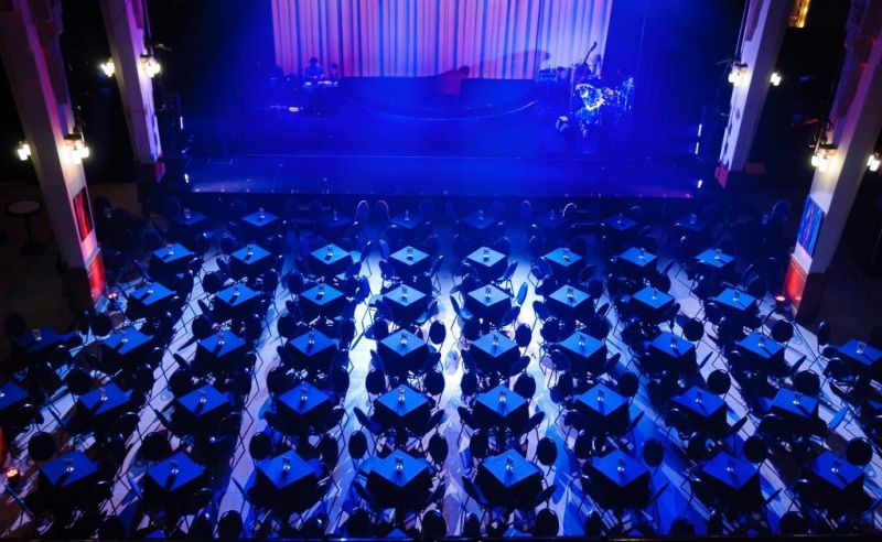 cabaret 300 personnes