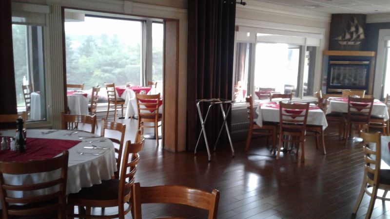 Salle Salle à manger verrière – Auberge Le Parasol, Chicoutimi